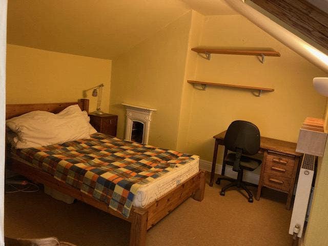 Small double room, Mon-Fri, lovely quiet house Main Photo