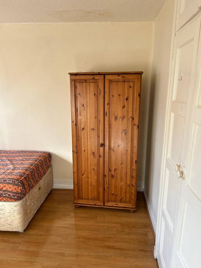 Bright room near Royal Infirmary [Bills included] Main Photo