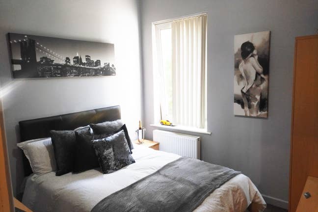 Superb Double Room & En Suite M30 (All Bills Inc) Main Photo