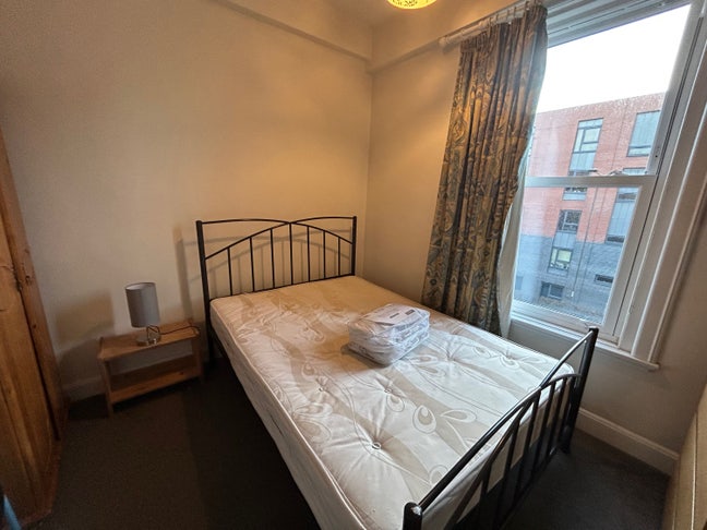 Beautiful & Spacious double room available Main Photo