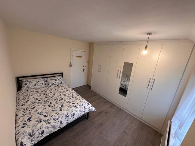 Double room to let  Main Photo