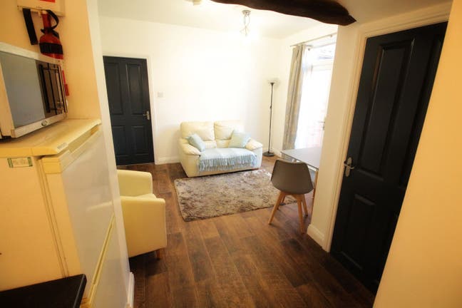 Prime The Avenue Location | 1-Bed Flat  Main Photo