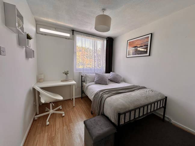 Tower Bridge/Shadwell*Modern Double Available Imme Main Photo