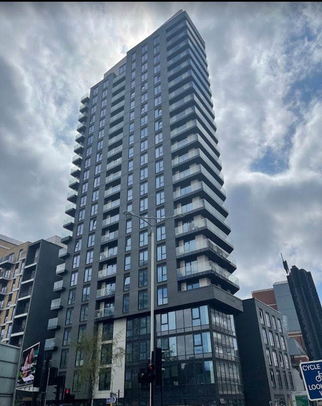 Charming 1‑Bed,  Apartment with Private Balcony Main Photo