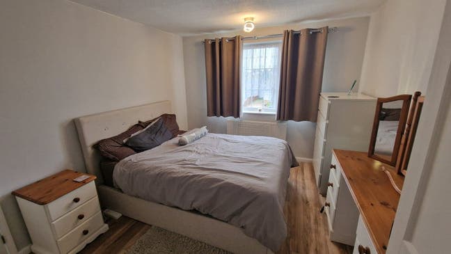 Large Double Room shared house Main Photo