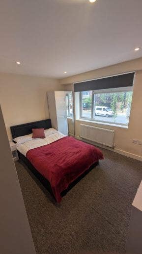 Double Ensuite Room near Harow on the HA1! Main Photo