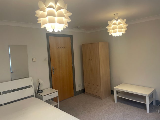 Double room, all bills included, Holloway Main Photo