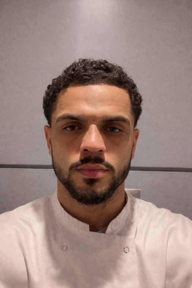 chef looking for a  furnished Double room  Main Photo