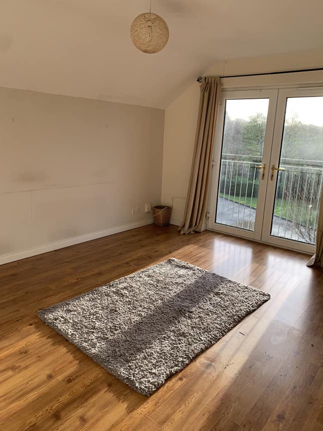 Entire two bedroom apartment to let (unfurnished) Main Photo