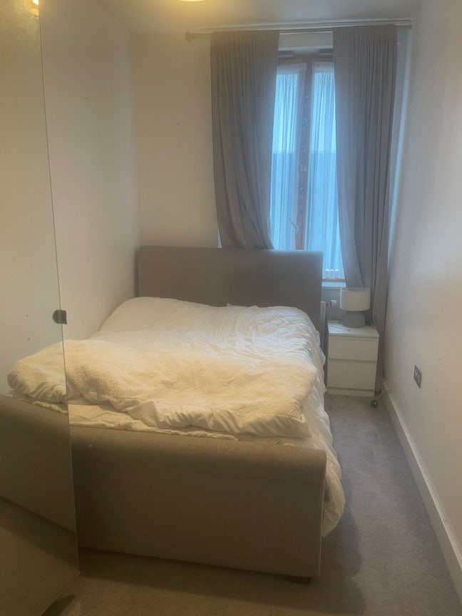 Double Room - North Kensington Main Photo