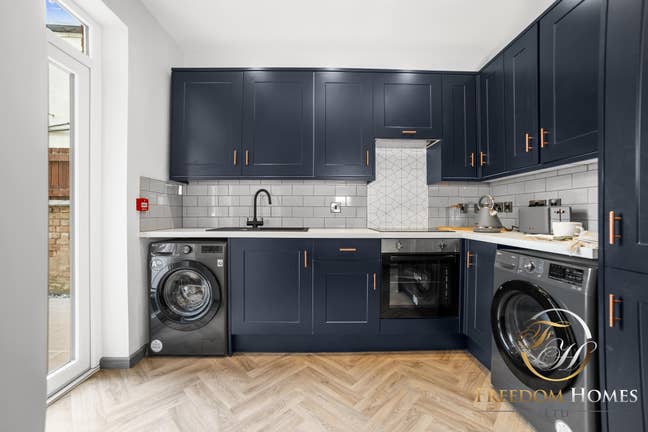 Studios in Bourne Street 🤩 Main Photo