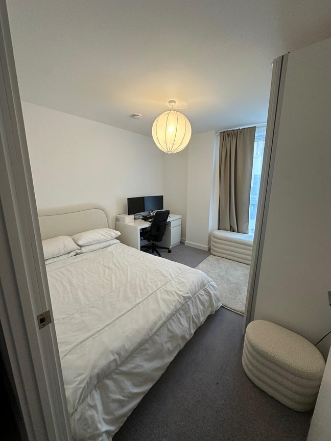 Double Bedroom Available  Main Photo