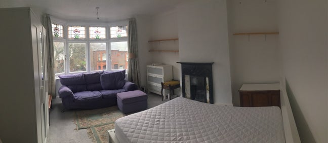 2 Lodgers for solar house, south Luton Main Photo