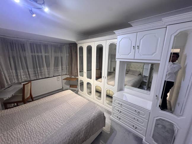 Large Double Room and Single Room in Edgware Main Photo