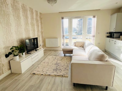 Double bedroom with private bathroom Main Photo