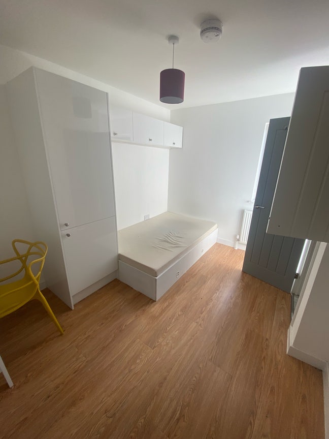 1 en-suite room NR5 Main Photo