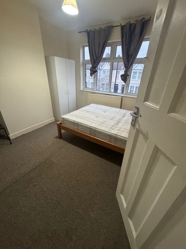 Double rooms for rent, 10 minutes from station Main Photo