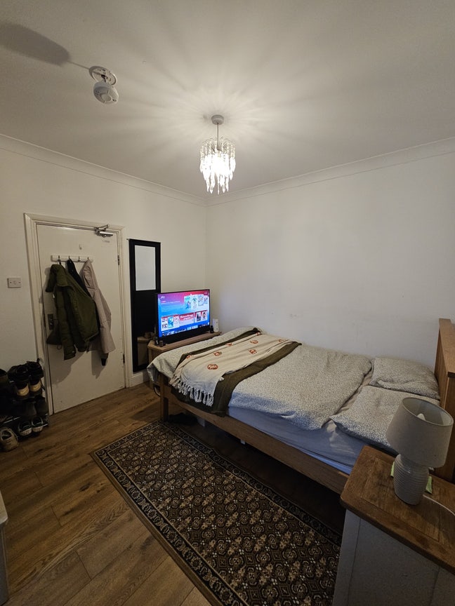 Large en-suite room  Main Photo