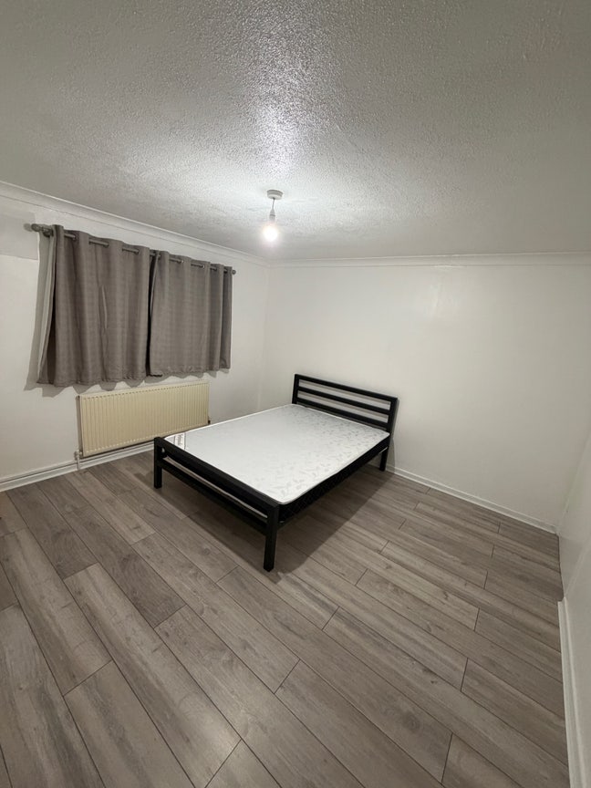 Master bedroom  Main Photo