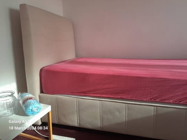 Peaceful Area, Nice and warm home to share Main Photo