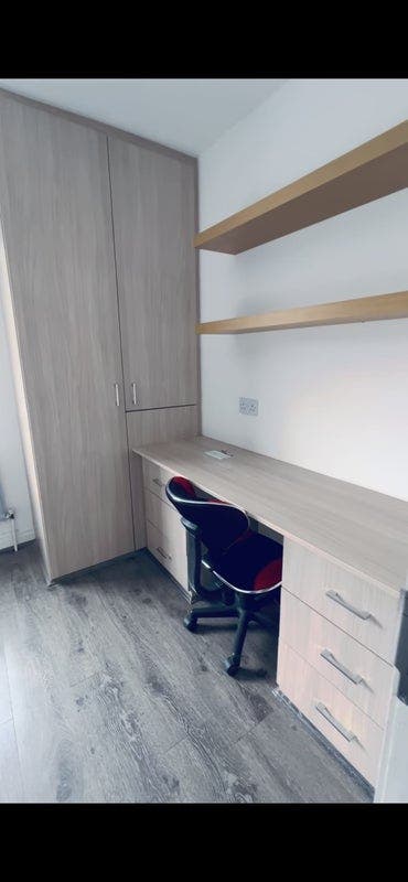 Warm double room in all female house clean Main Photo