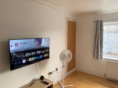 Ensuit Room - West Ham - Female Flatmate Wanted  Main Photo