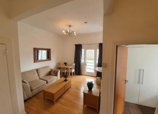 1 bedroom apartment with balcony  Main Photo