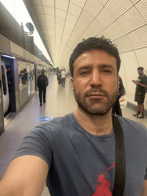 Professional Male seeks a single or double room Main Photo