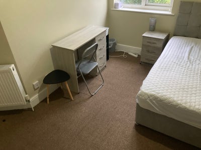 Large Double Room - All Bills Included Main Photo