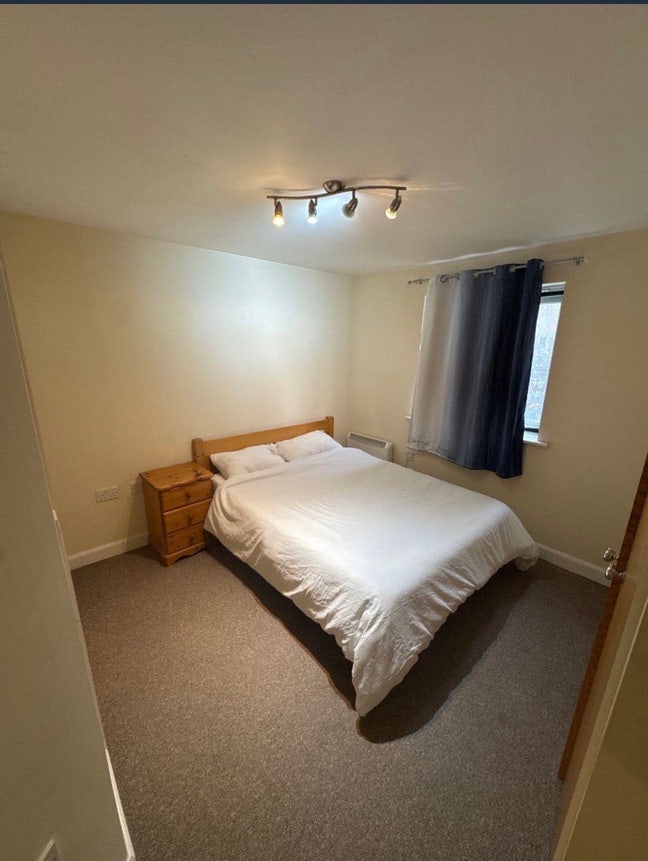 Big size double room with a king size bed  Main Photo