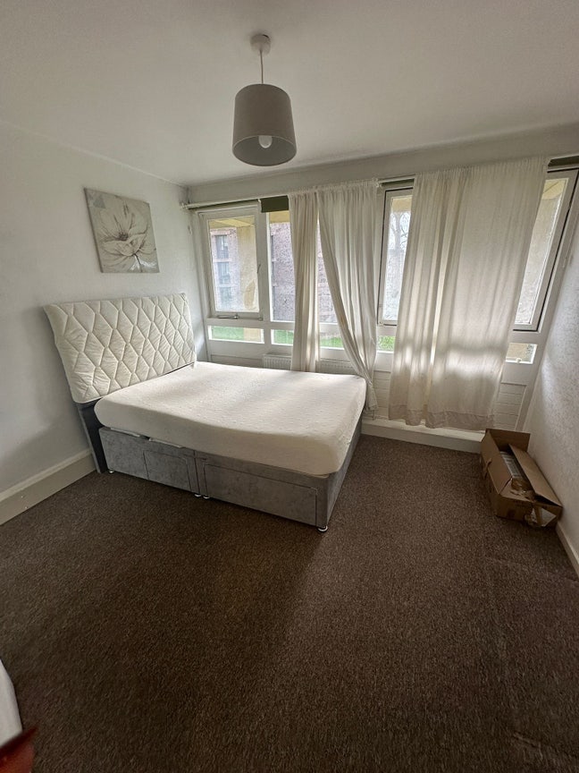 Bright Double Room in 4-Bed Flat – Roehampton SW15 Main Photo