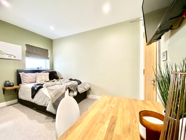 🟡 Home Away from Home 🟡 Main Photo