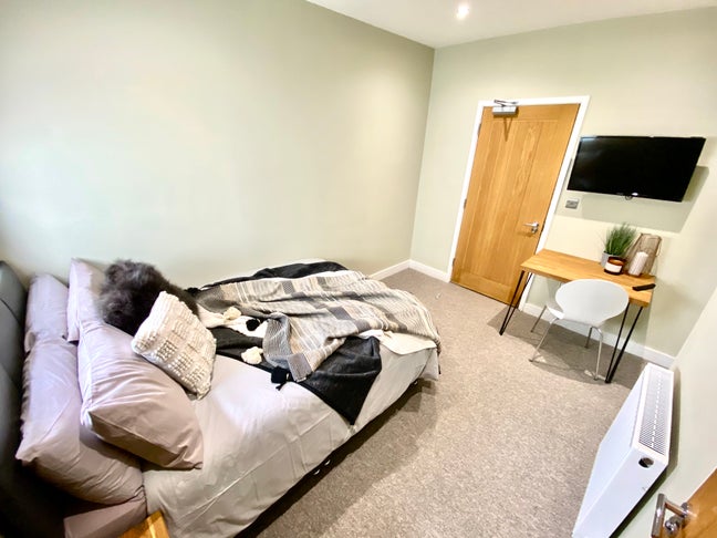 🟡 Home Away from Home 🟡 Main Photo