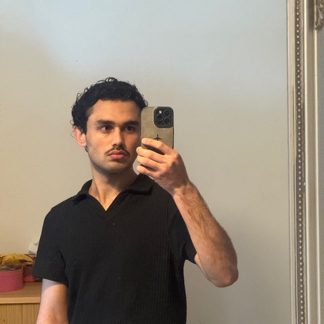 Professional Male seeks a single or double room Main Photo