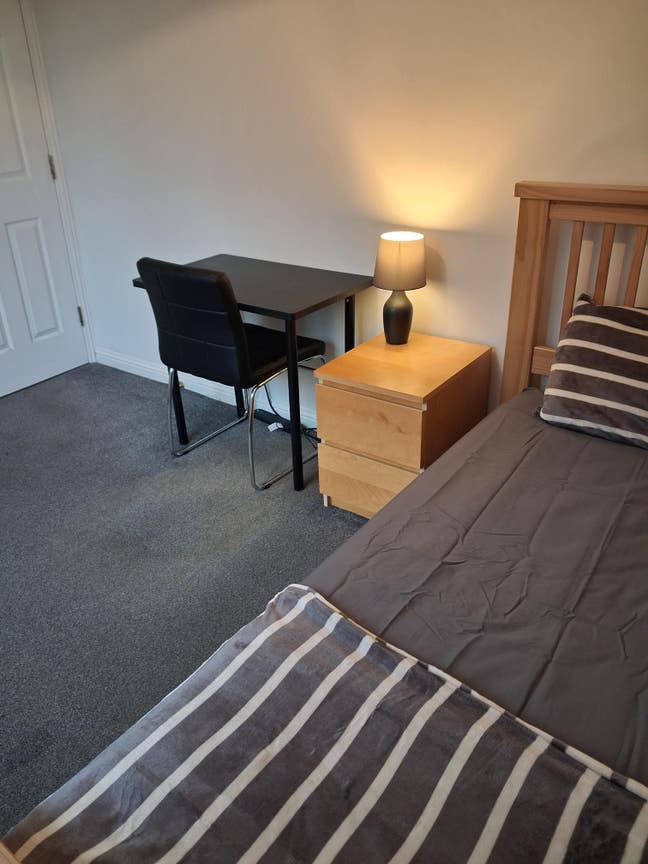 Quiet Room Free WiFi Main Photo