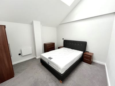 Double room in modern Duplex Apex Lofts apartment Main Photo