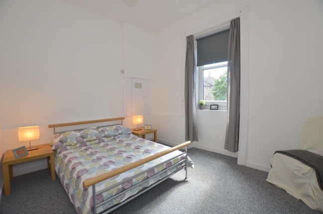 Double Room in Spacious Tenement Flat Main Photo