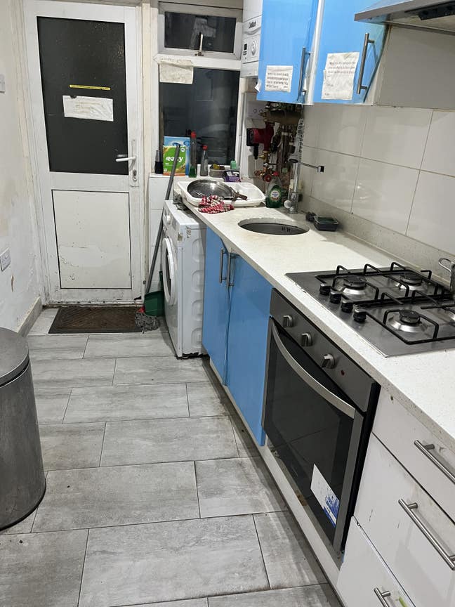 Very big double bedroom good and safe location  Main Photo