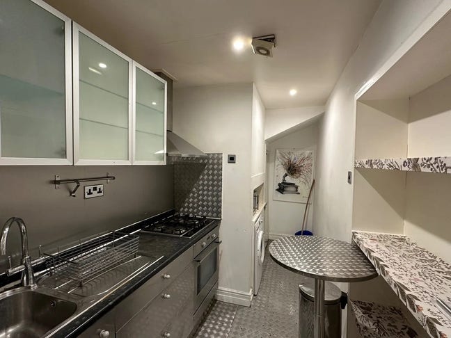 A charming 2 bed flat in period Georgian building Main Photo