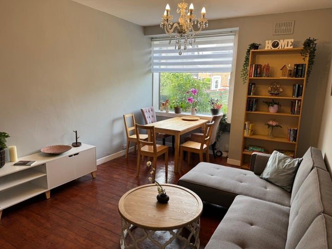 Stunning two bedroom flat in Granton Main Photo