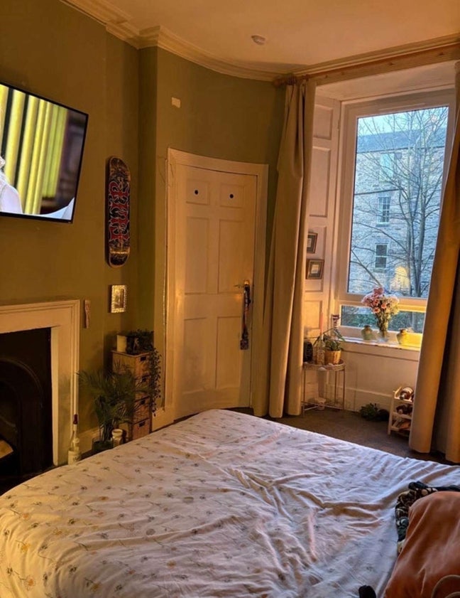 Spacious double room available in Newington Main Photo