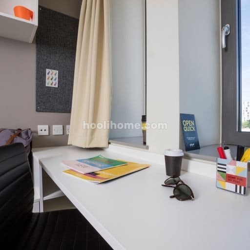 Internet celebrity apartment: Stratford One Main Photo