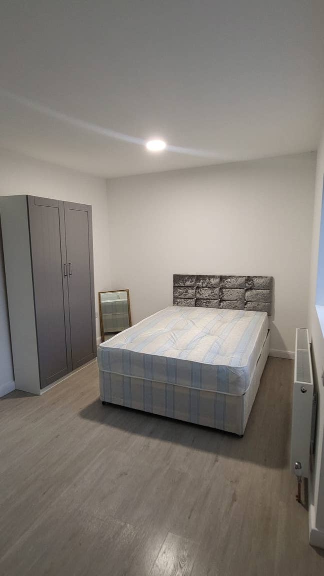 Room for rent  Main Photo