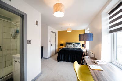 Boutique En-suite room in a beautiful modern home Main Photo