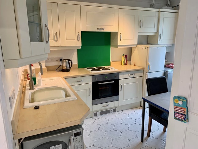 One Bedroom Available Main Photo