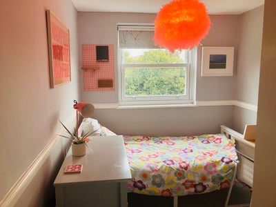 Single room in gorgeous Victorian terrace zone 2 Main Photo