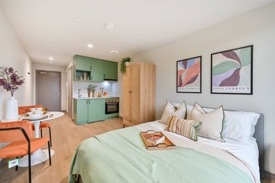 Brand New Studio with Gym, Cinema & Concierge  Main Photo