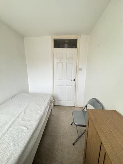 Single Room available  Main Photo