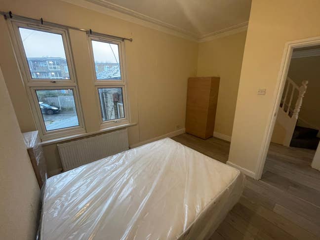 🛏️ DBL Rm with &pound;325deposit ONLY – Chingford Main Photo