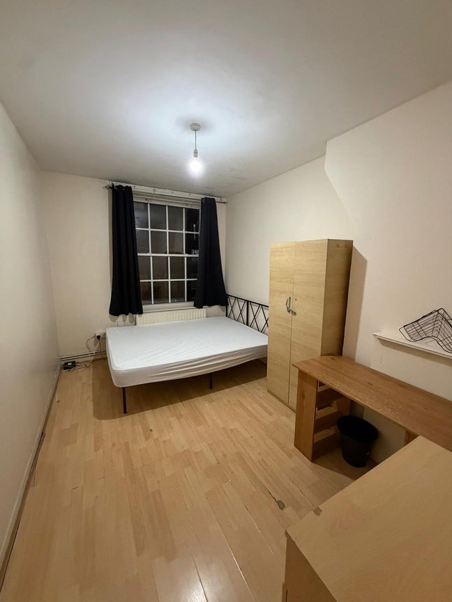 Dbl Room with &pound;375 Deposit Only in Shadwell Main Photo